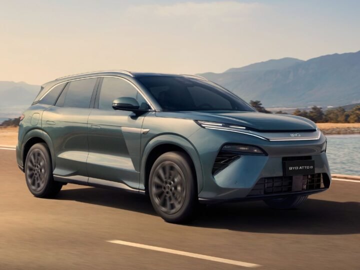BYD Atto 8 — carga con NEV PERU