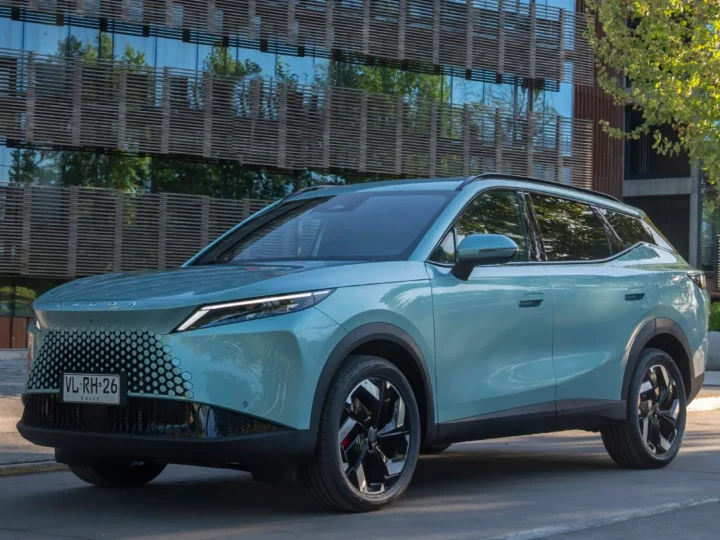 OMODA C7 — carga con NEV PERU