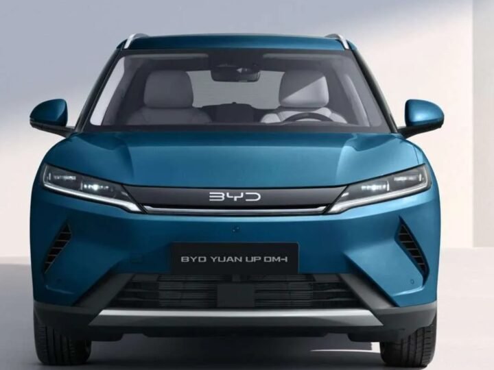 BYD Yuan Up DM-i — carga con NEV PERU